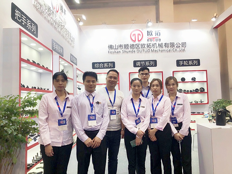 歐拓專業(yè)生產尼龍橋式拖鏈,內波紋手輪,背波紋手輪,橢圓拉手,膠木拉手,方形拉手